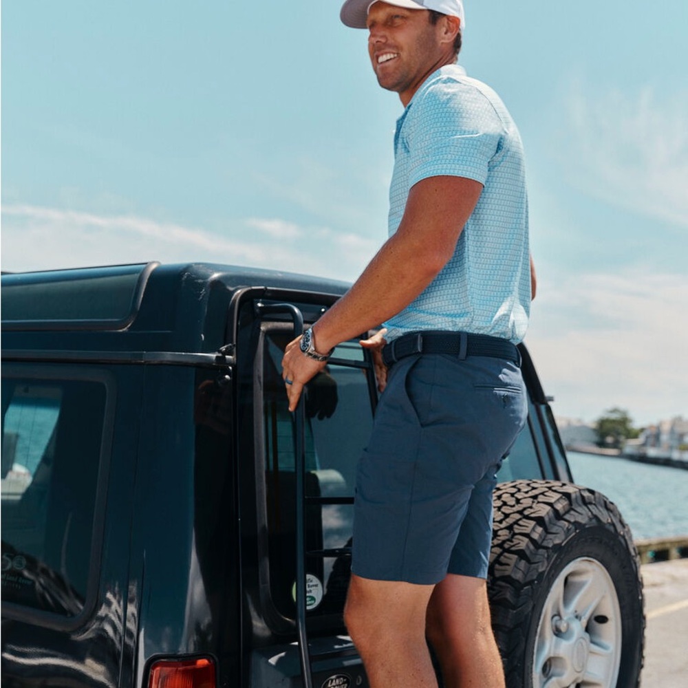 NWT Vineyard Vines On-The-Go Shorts Men’s Size 44 Navy Blue New Performance Golf
